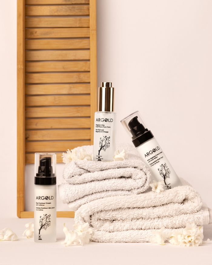 Offrez à votre peau un rituel complet pour unregard lumineux, une peau repulpée et un effet jeunesse visible